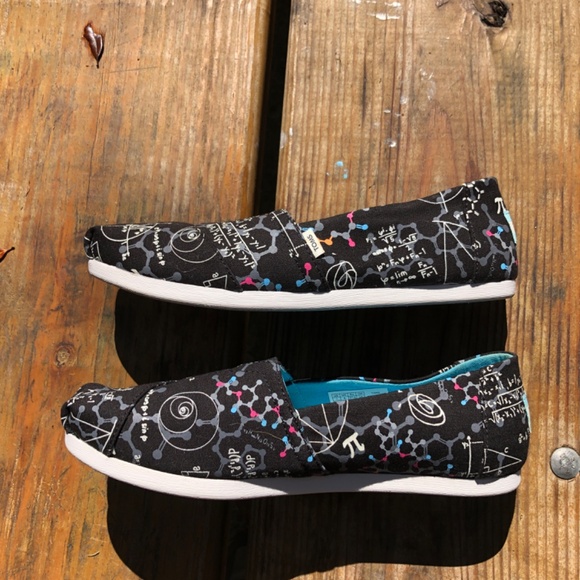 TOMS Slip-On Shoe with Science Print - Picture 3 of 4